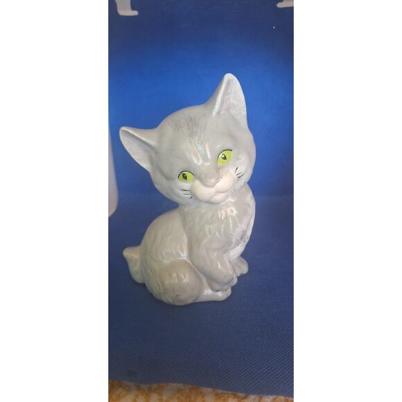Ceramic Light Gray Cat Figurine 6”- w/ Green Eyes & Pink Nose- Excellent - Picture 1 of 6